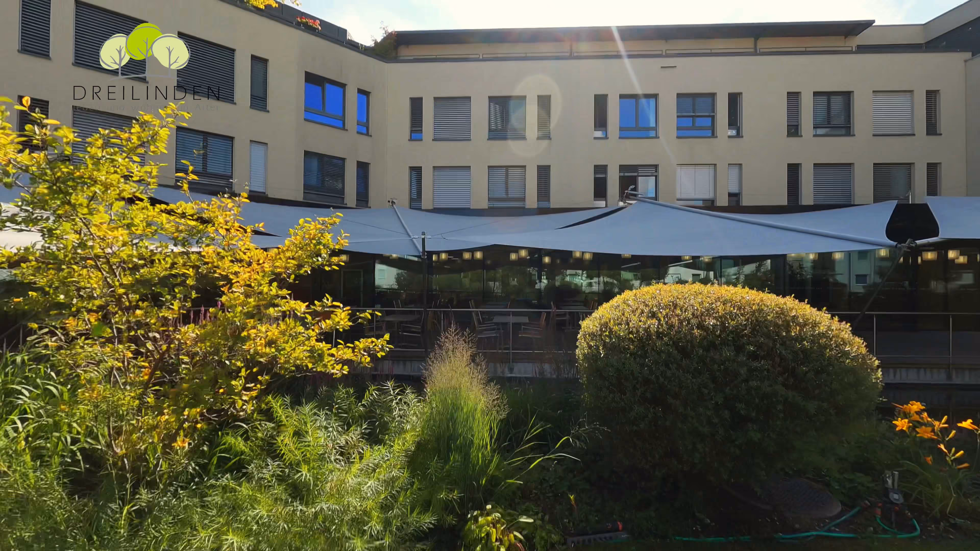 SunSquare Sonnensegel steuerbar per Handsender für Komfort im Außenbereich.