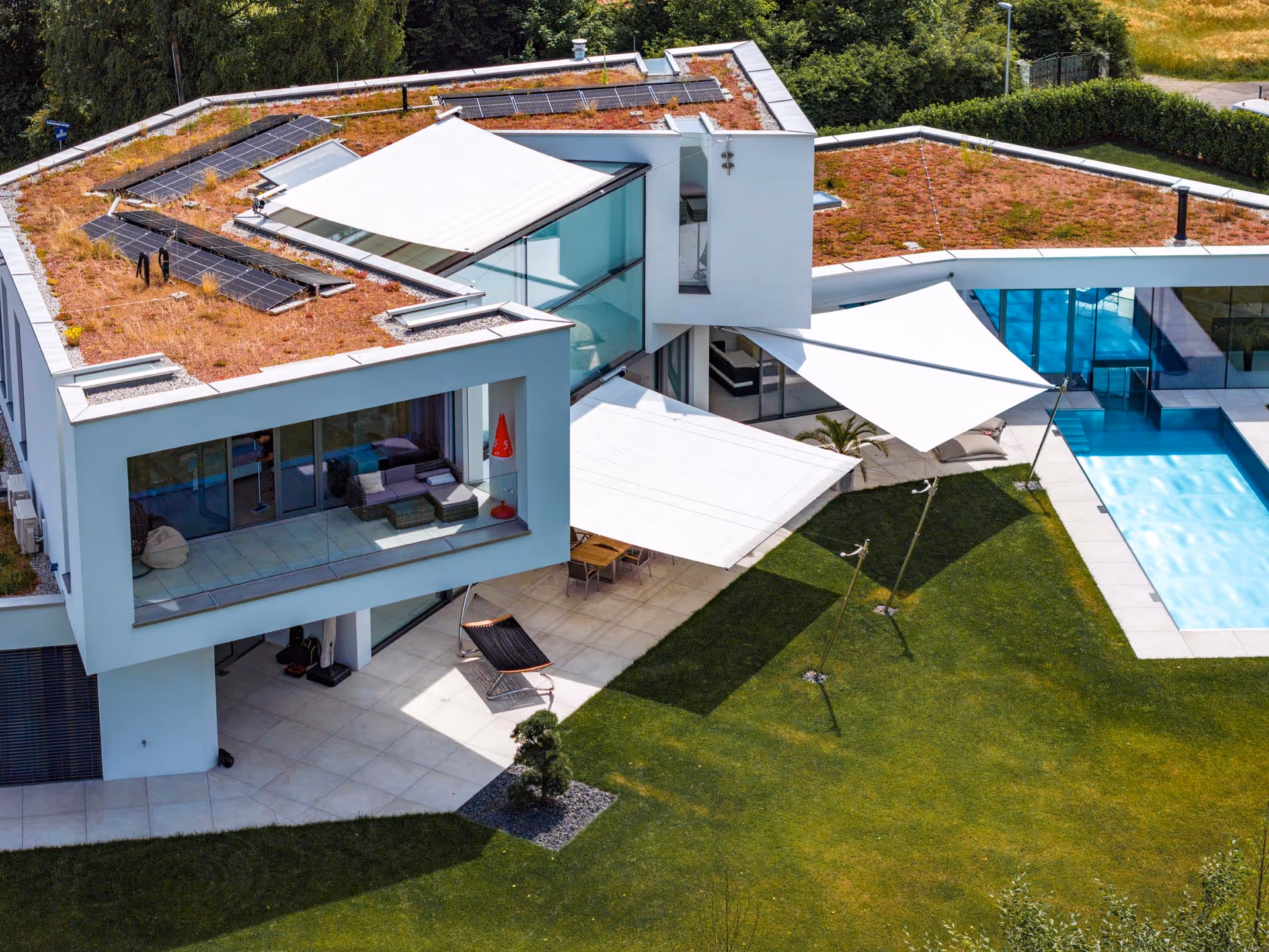 Eine Luftaufnahme zeigt alle drei verbauten Segeltypen..