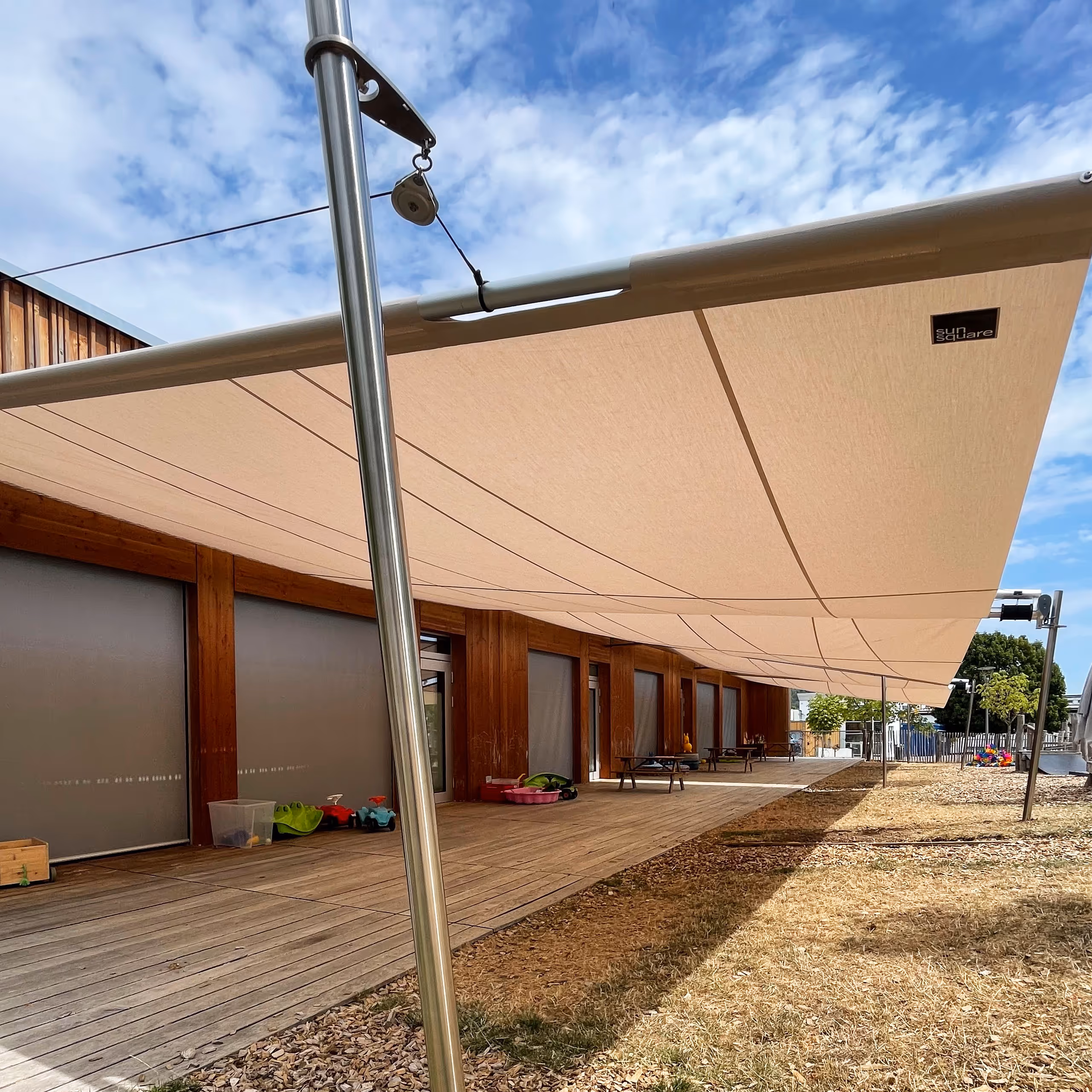 Eine große Fläche kann vor direkter Sonneneinstrahlung geschützt werden.