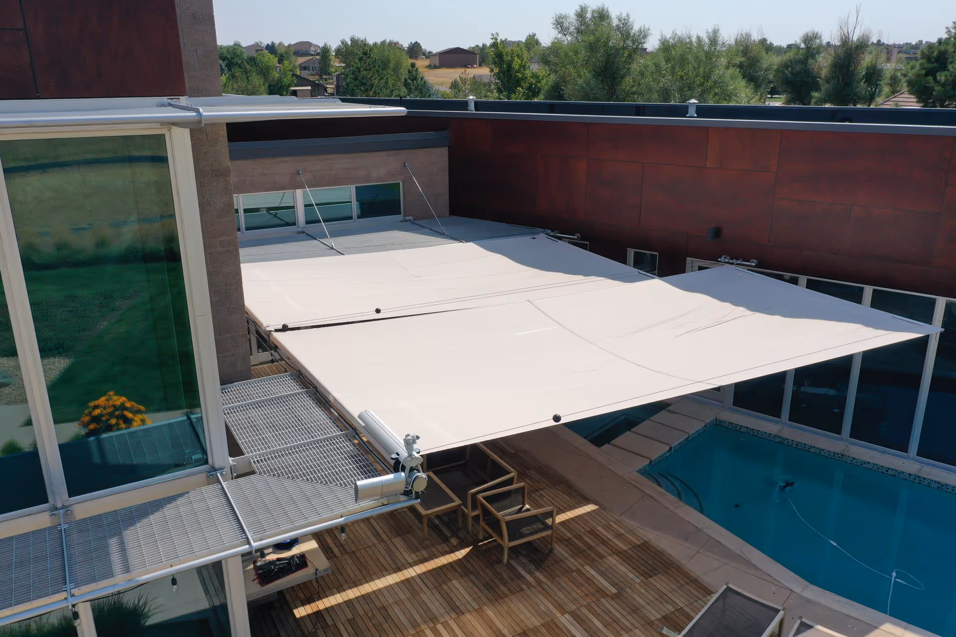 The sailcloth is somewhat more prominent here – Soltis 92 material was used – purely for sun protection.