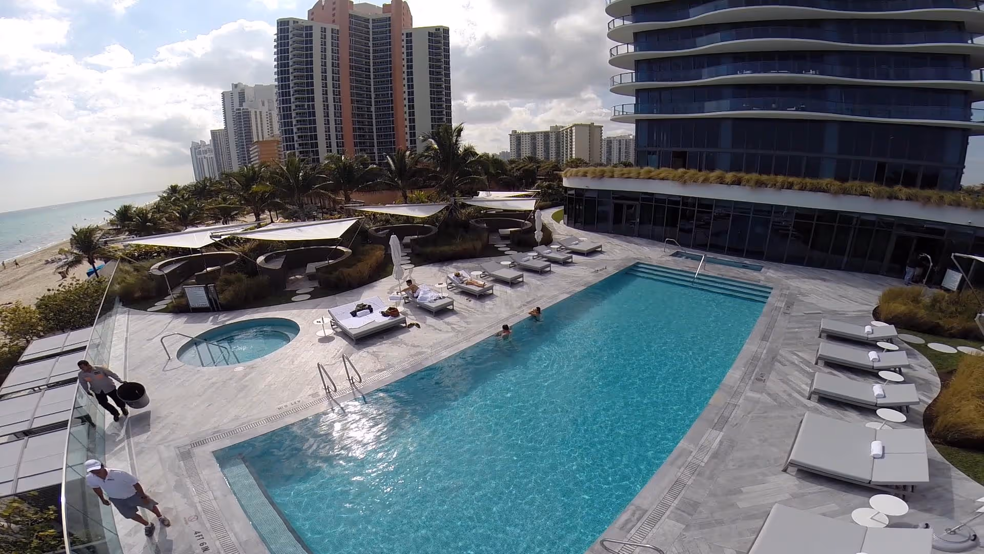 The luxury residential building Regalia in Miami relies on exclusive sun protection from SunSquare in Austria.