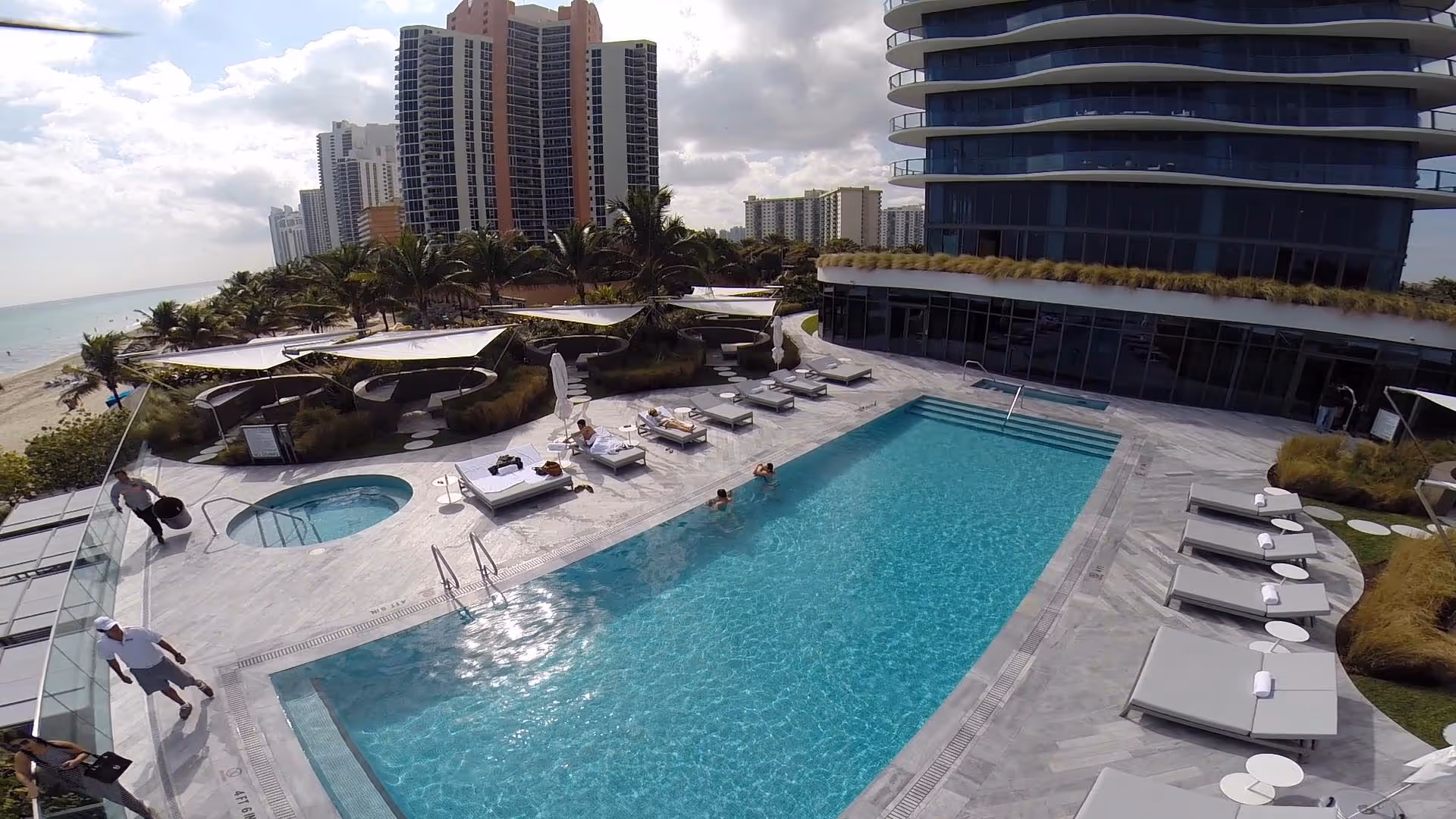 The SunSquare sails make the lounging area around the pool more comfortable and invite you to linger longer.