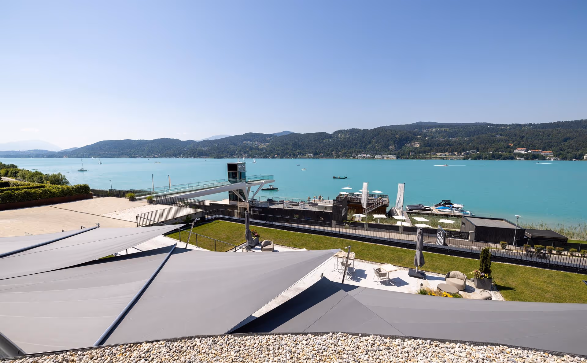 Starkoch Hubert Wallner setzt auf SunSquare für stilvollen Außenbereich mit Funktion.