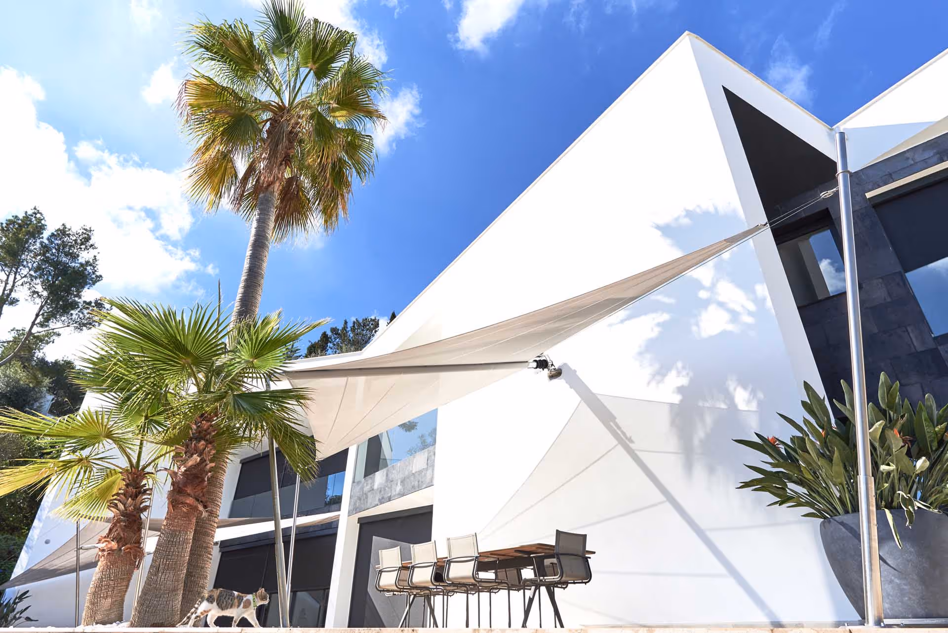 Architektur und Design: SunSquare-Segel für luxuriöse Villa