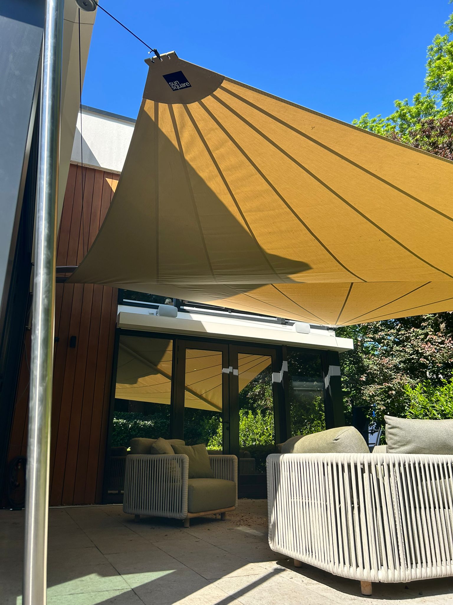 Outdoor lounge with sound