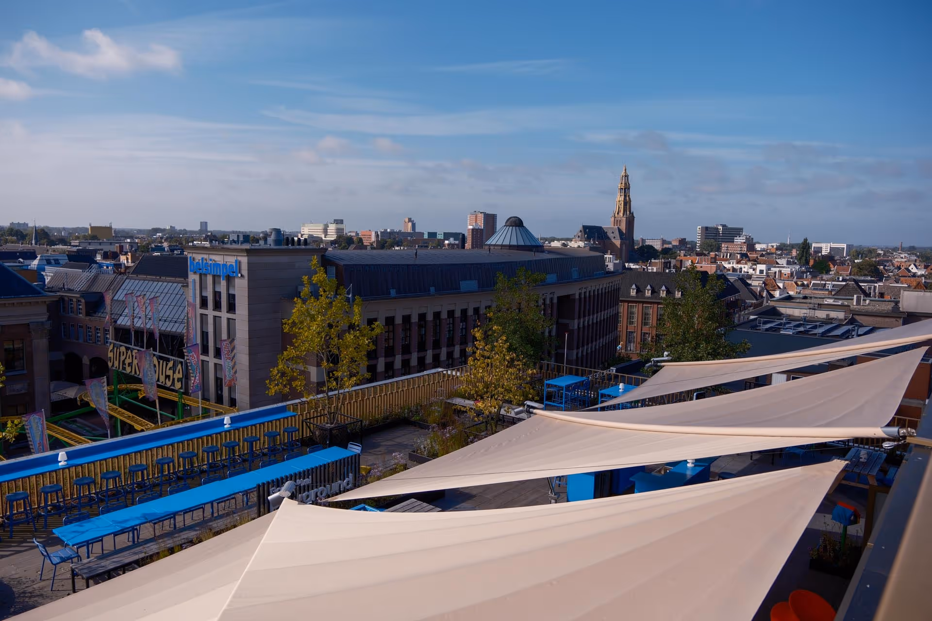 Automatischer Sonnenschutz für gewerbliche Außenbereiche