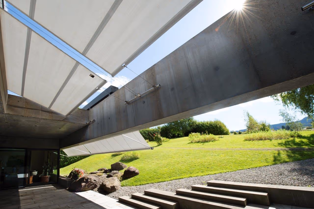 SunSquare Markise als stilvolle Ergänzung zu AX-I Anlagen von 2015