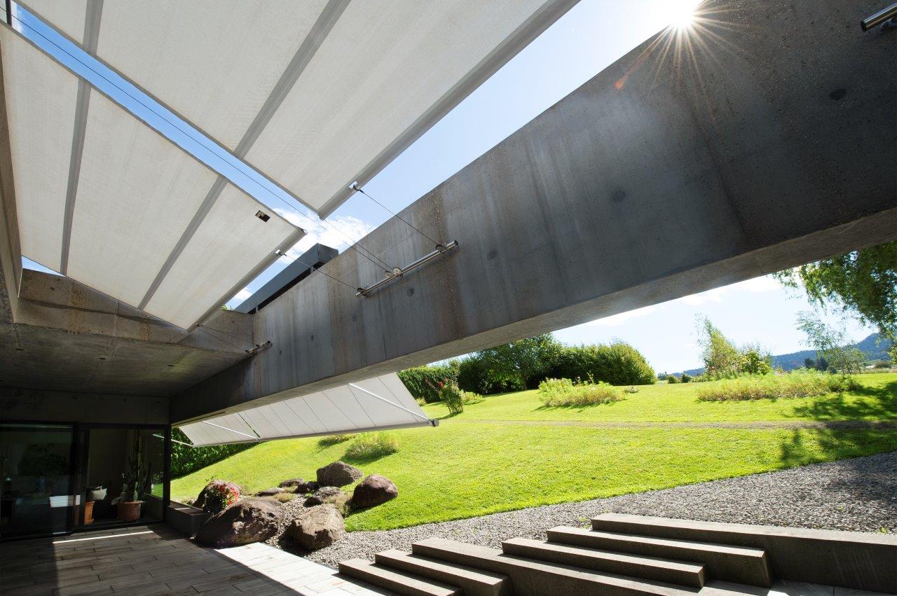 SunSquare Markise als stilvolle Ergänzung zu AX-I Anlagen von 2015