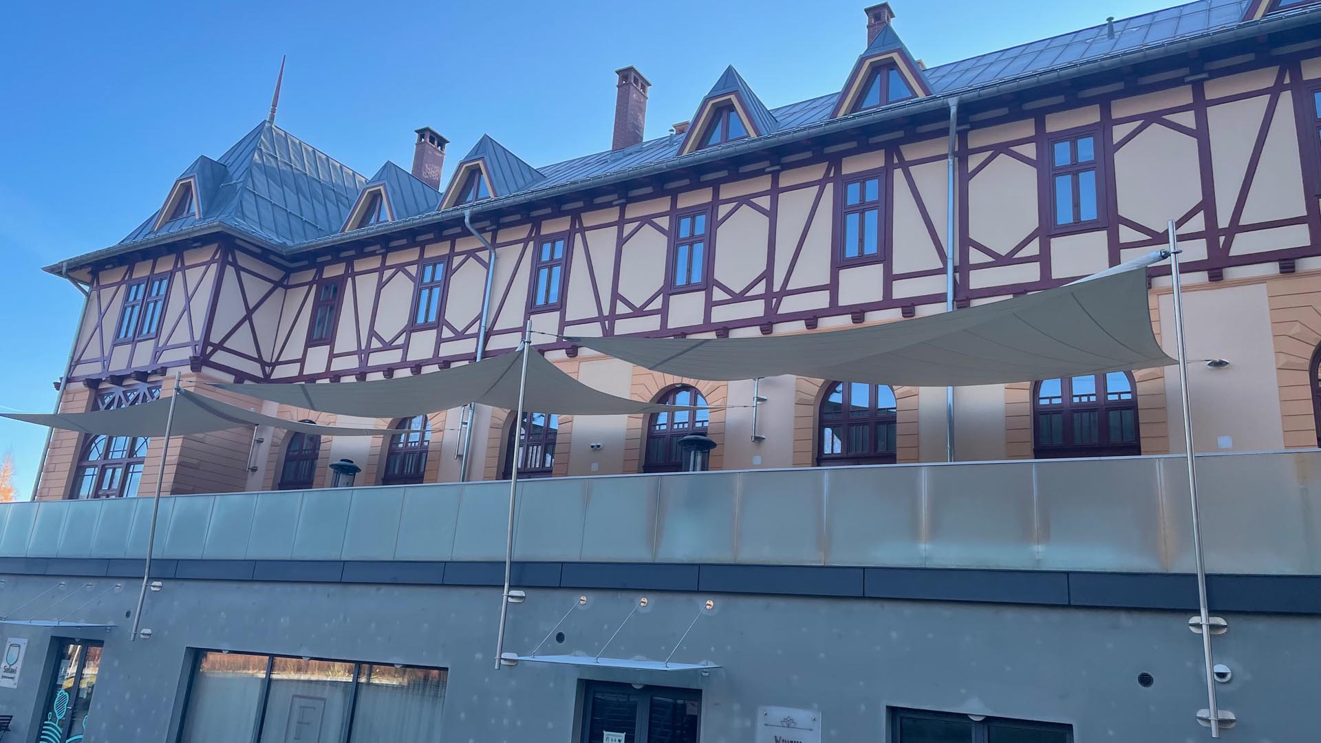 SunSquare Sonnensegel im Hotel Lomnica – Premium Outdoor Shading