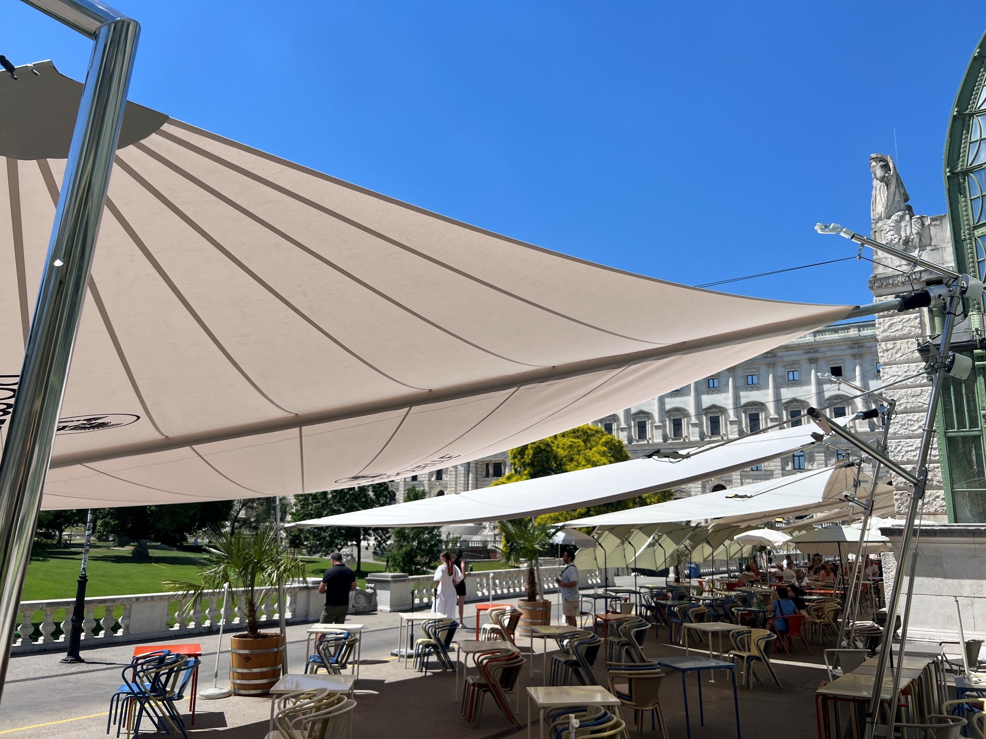 SunSquare Sonnensegel eine langfristige Investition in einen funktionierenden Gastgartenbetrieb.