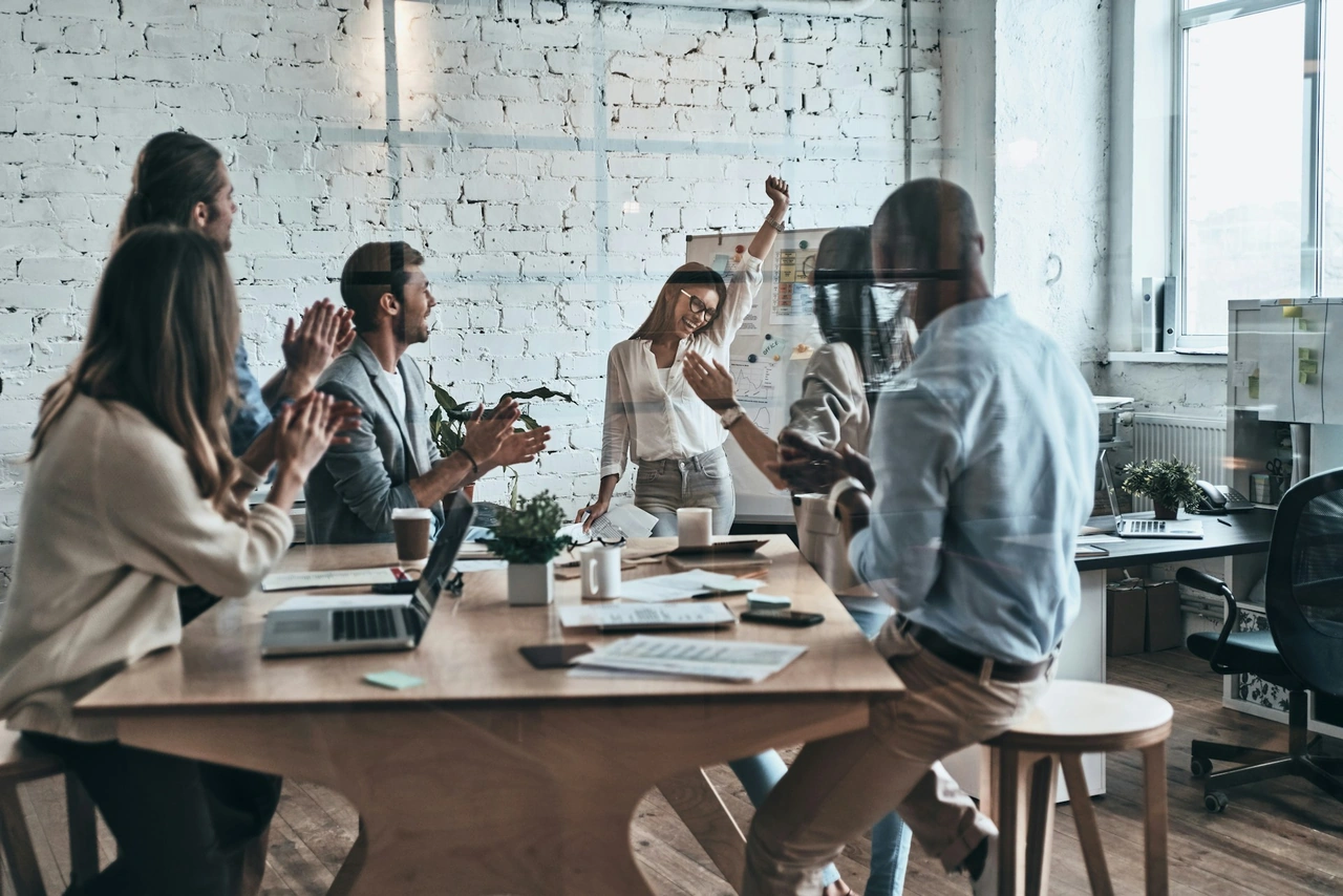 The Complete Guide to How Engagement Programs Improve Team Morale and Performance