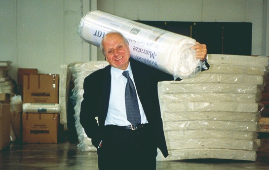 GiulianoMagni with rolled mattress