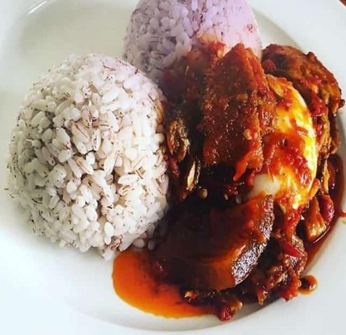 Ofada rice and ofada sauce