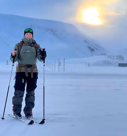Ida skiing in the Arctic