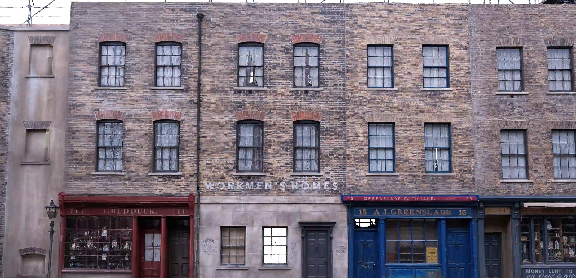 Commander VFX - Backlot Still