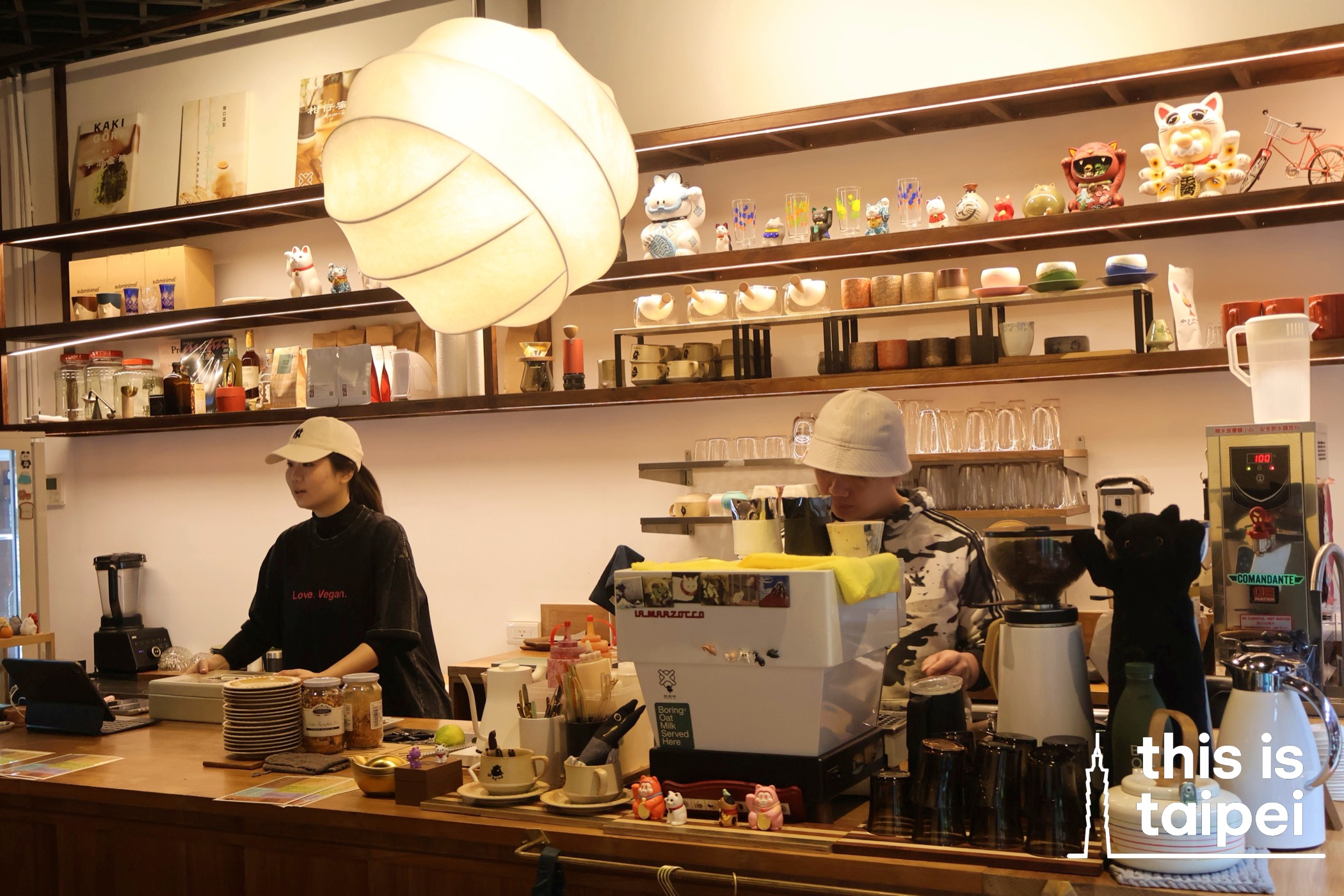 Koneko Vegan Coffee in Datong District. (Photo by KB, February 2026 / © This Is Taipei)