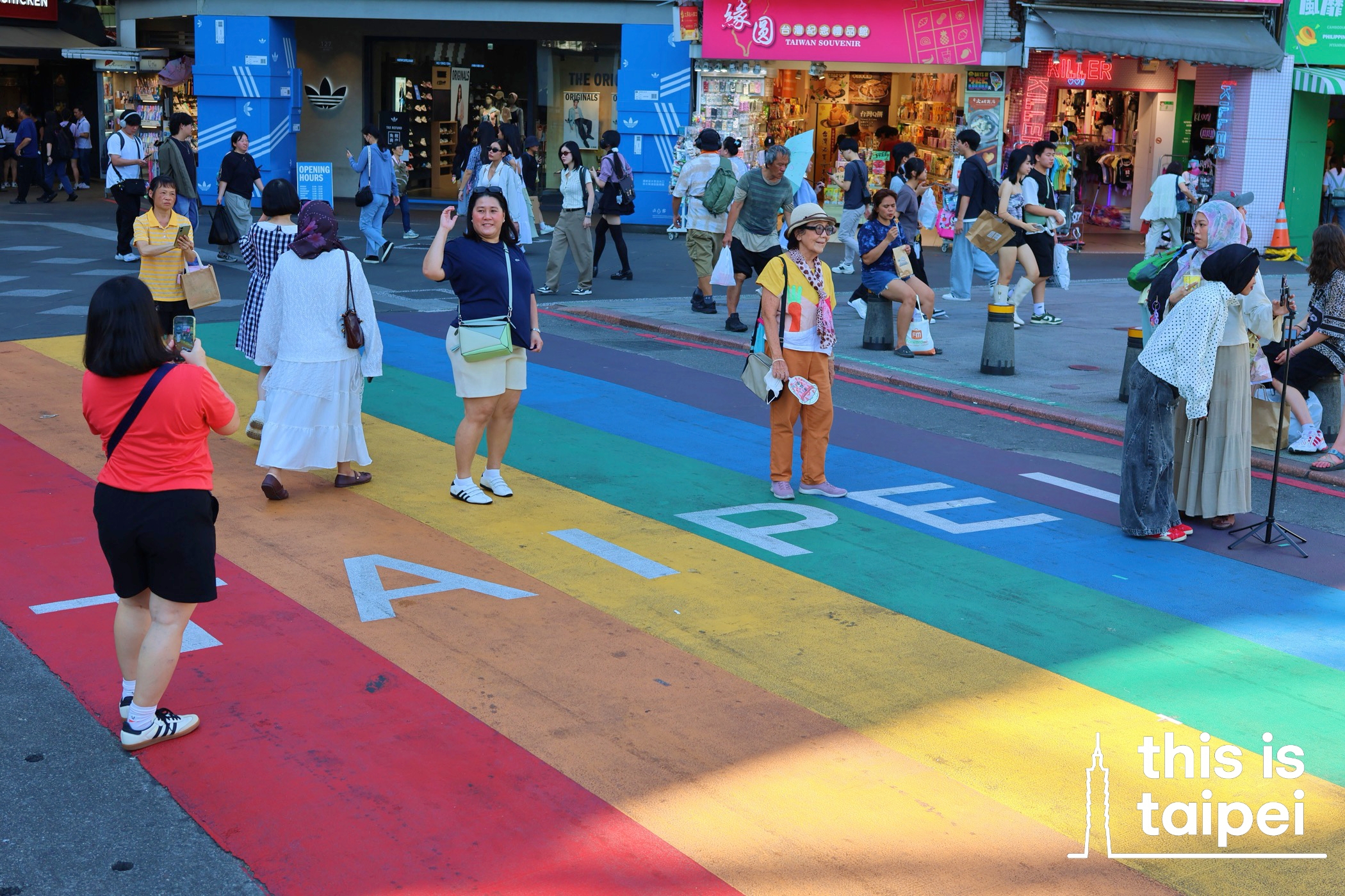 Rainbow Crossing in Wanhua District. (Photos by JT, May 2026 / © This Is Taipei)