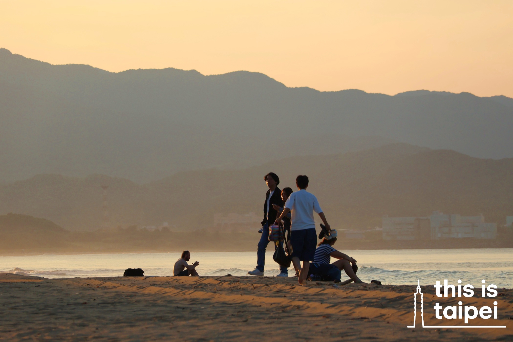 Fulong Beach in New Taipei City's Gongliao District. (Photos by KB, July 2026 / © This Is Taipei)