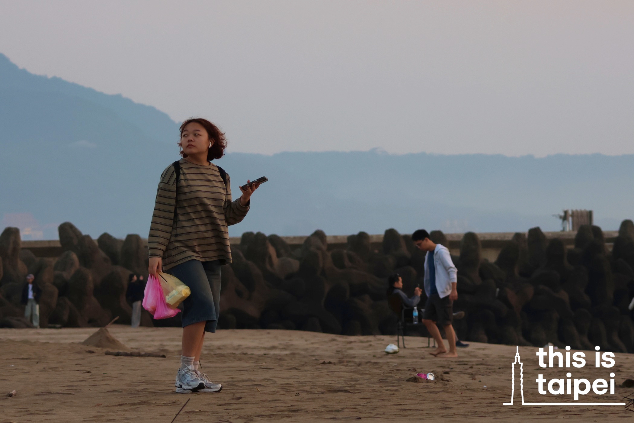 Shalun Beach in New Taipei City's Tamsui District. (Photos by JT, February 2026 / © This Is Taipei)