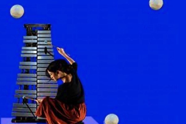 Percussion Meets Blue Box: Jeu Blanc