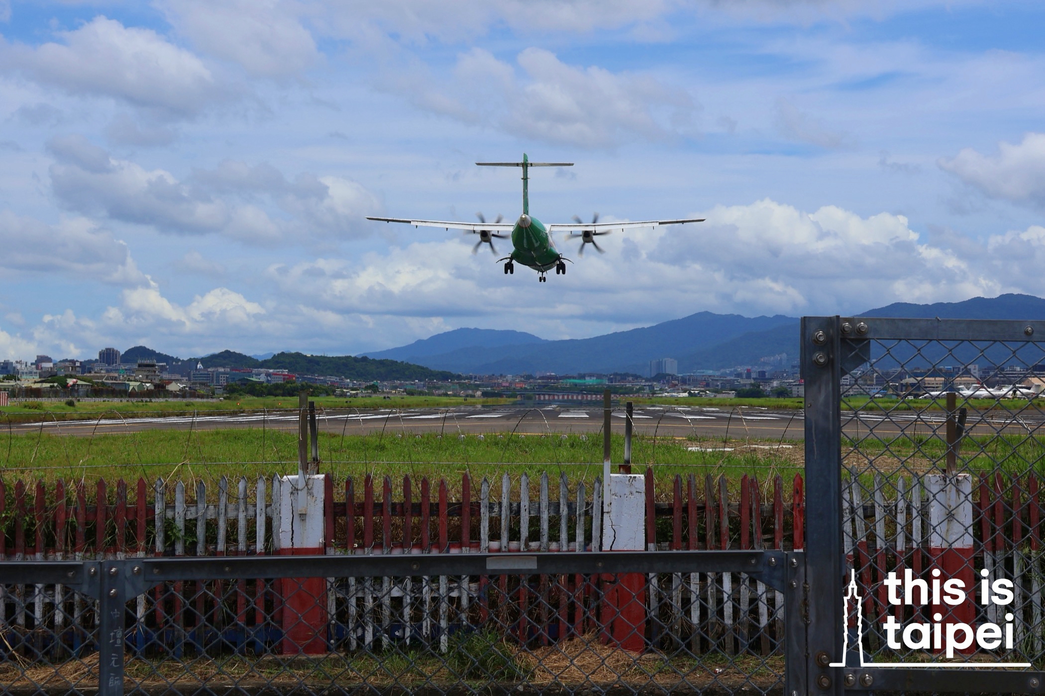 The view from Airplane Alley in Zhongshan District. (Photo by KB, July 2026 / © This Is Taipei)