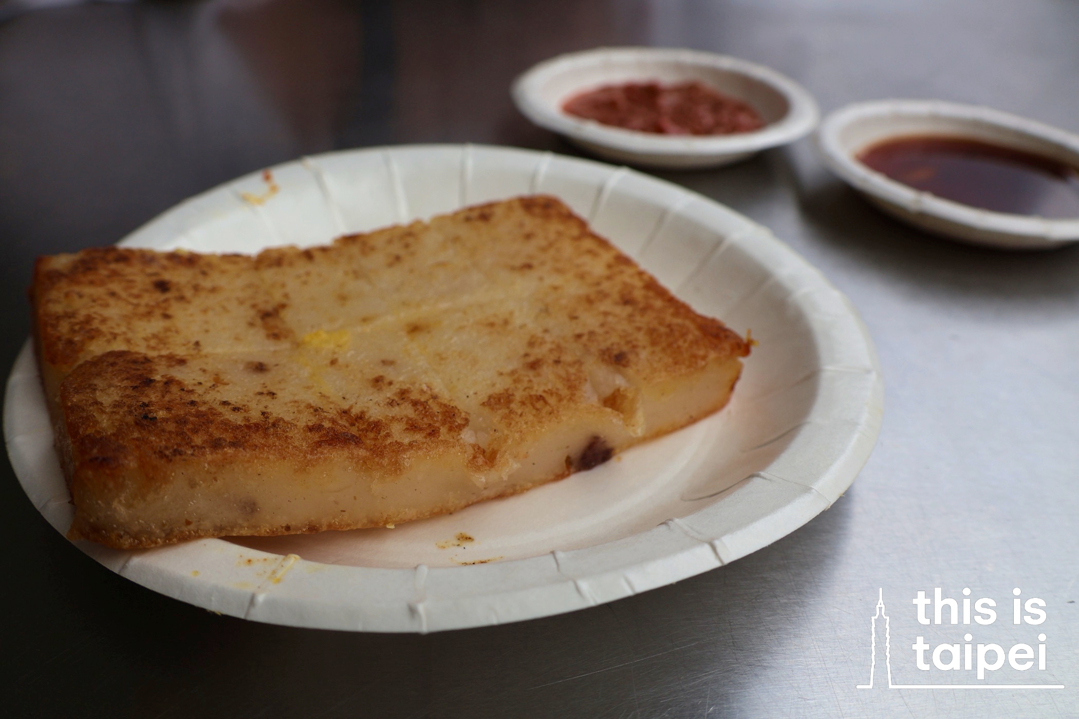 Radish cake from Yong He Soya Milk King. (Photos by KB, August 2026 / © This Is Taipei)
