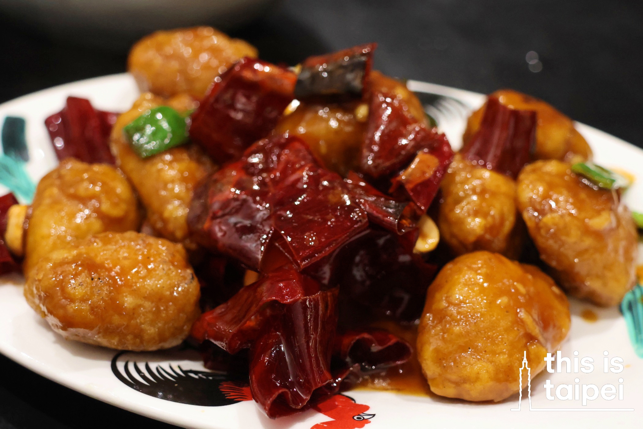 Kungpao Chicken from Chao in Daan District. (Photo by JT, February 2026 / © This Is Taipei)