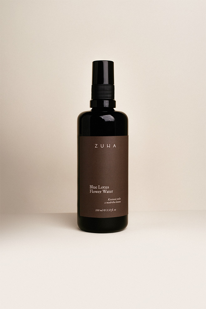 Kvetová voda z modrého lotosu