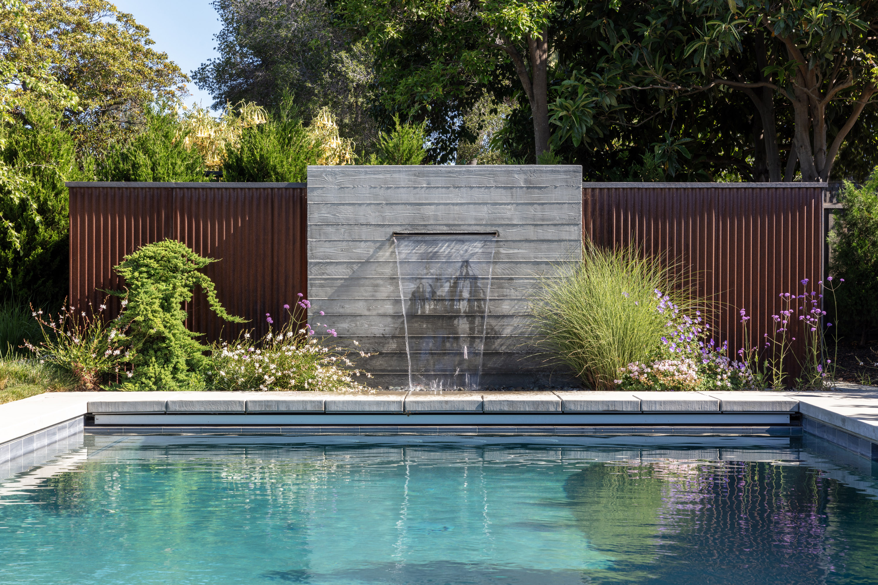 pool water fountain