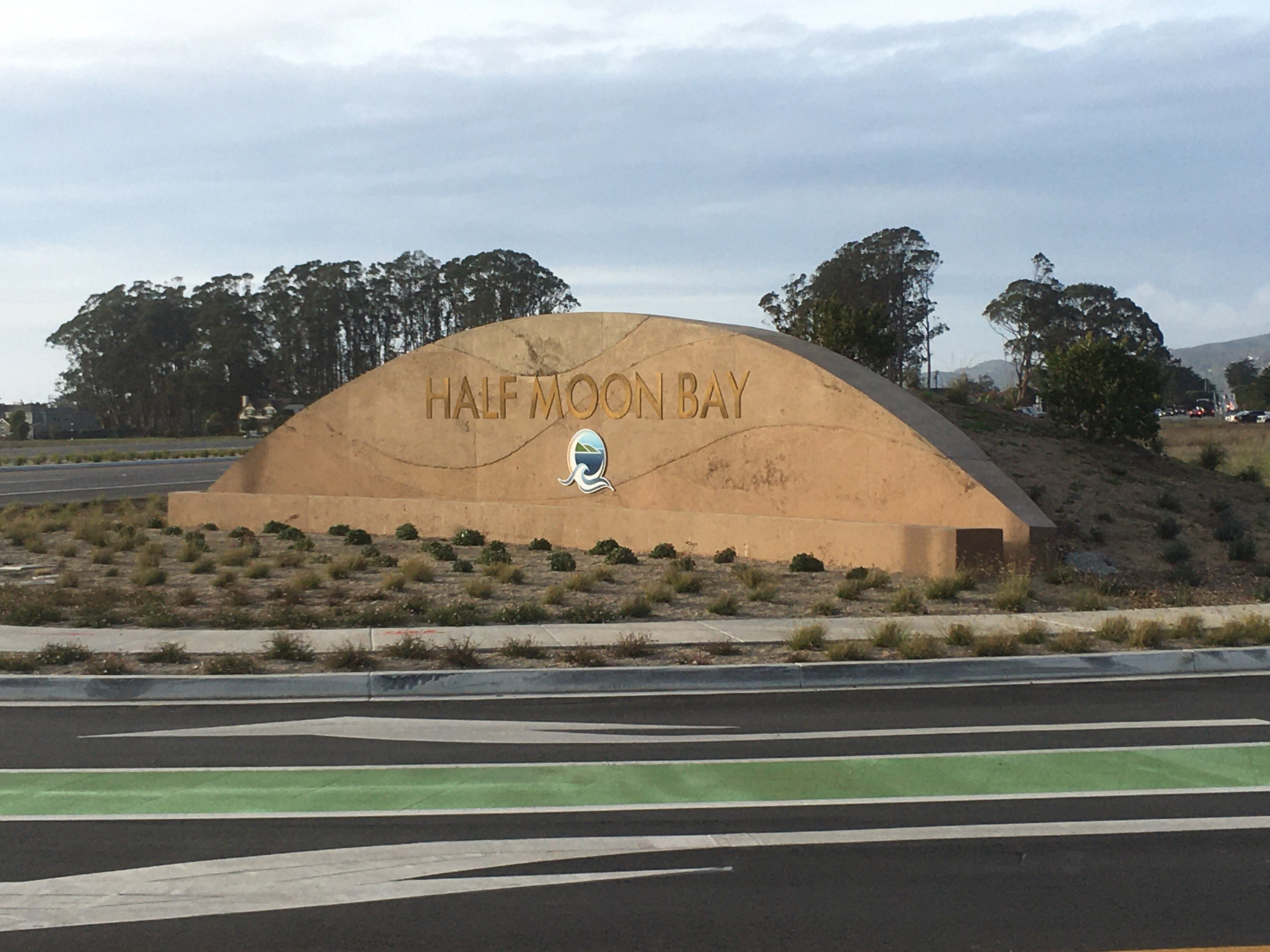 Half Moon Bay signage