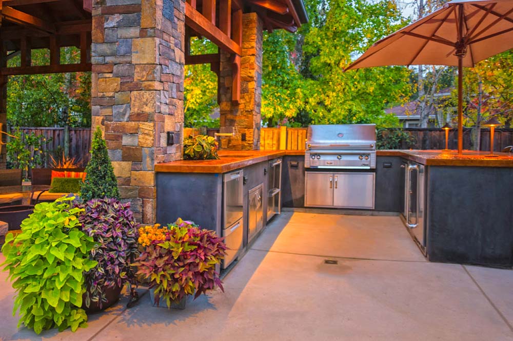 Outdoor Kitchen