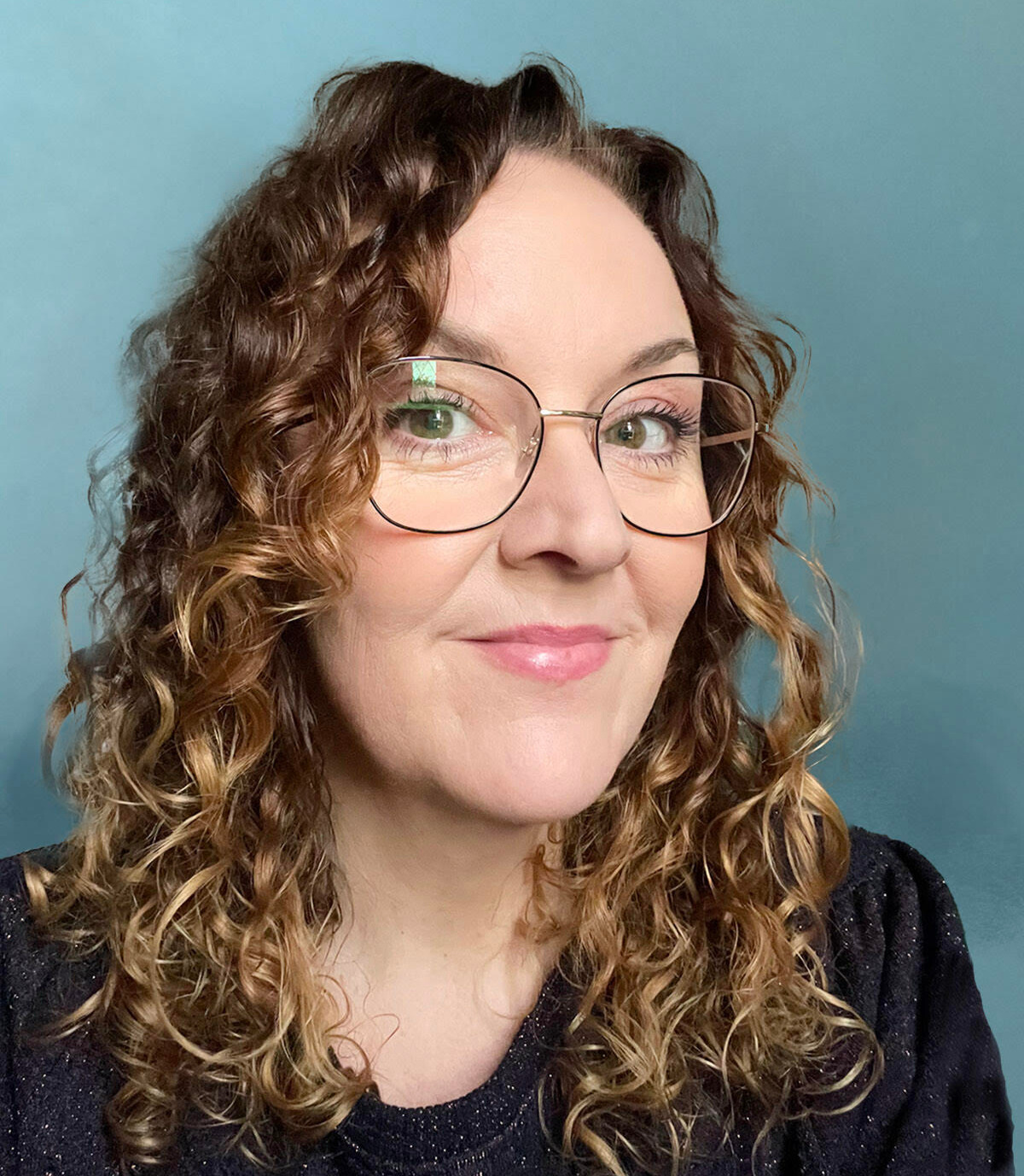 Lynsey Wilson Headshot (Photo Credit: Andotwins)