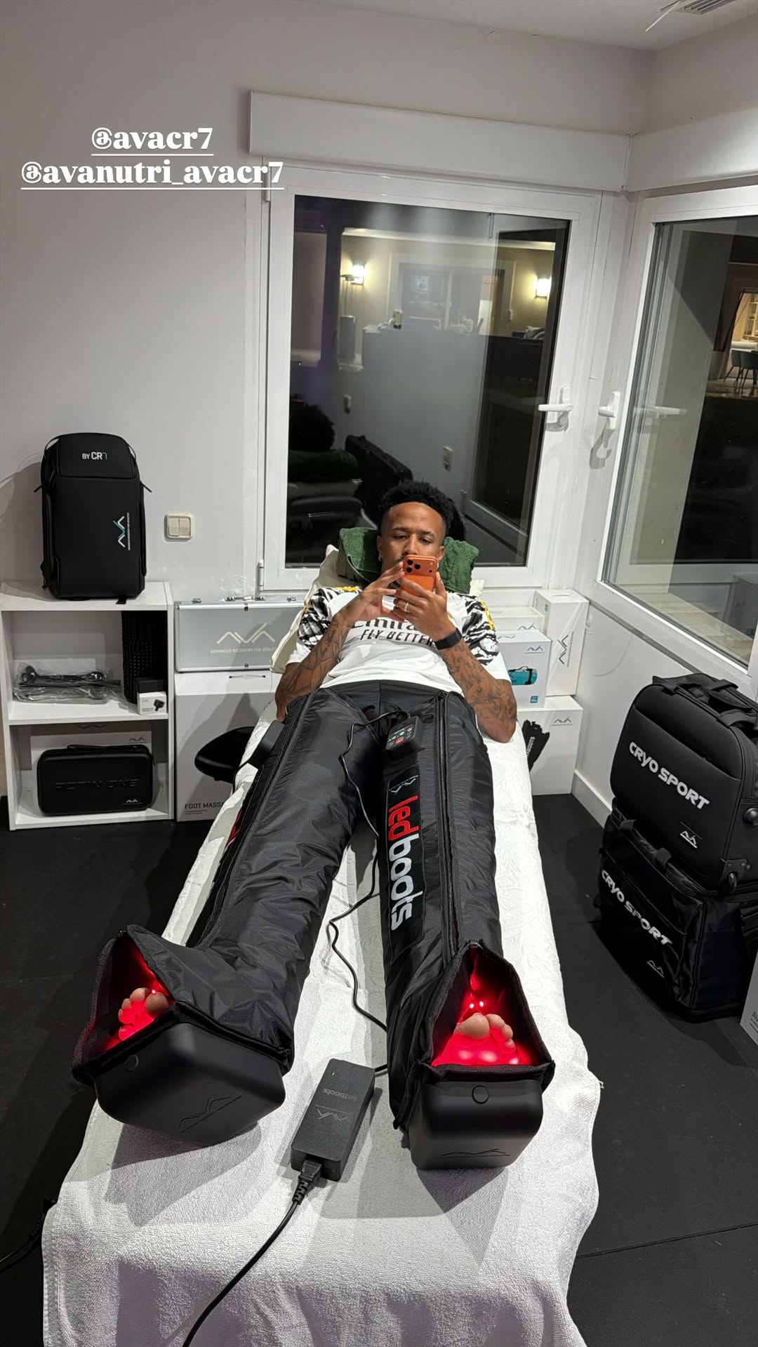 Pedro (Flamengo) utilizando produtos Ava