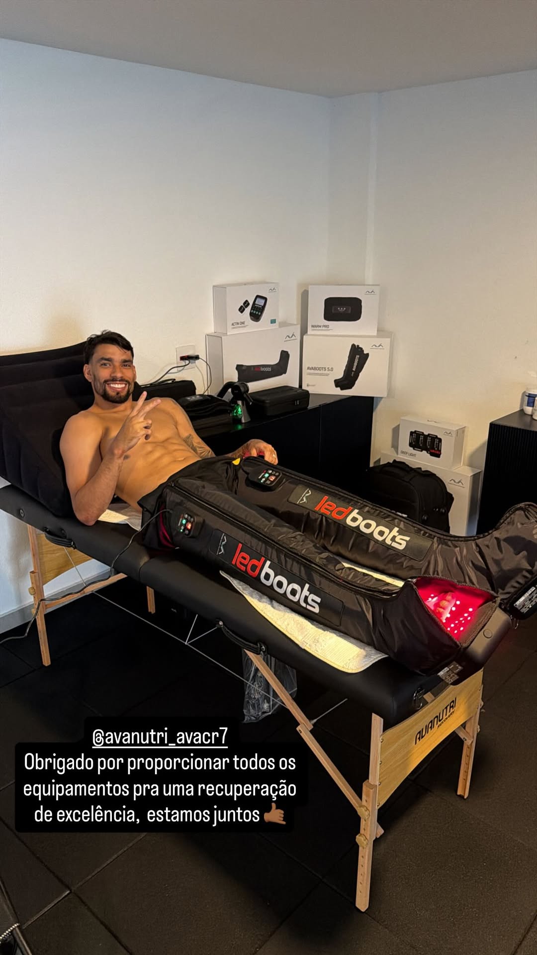 Paulinho (Vasco) utilizando produtos Ava