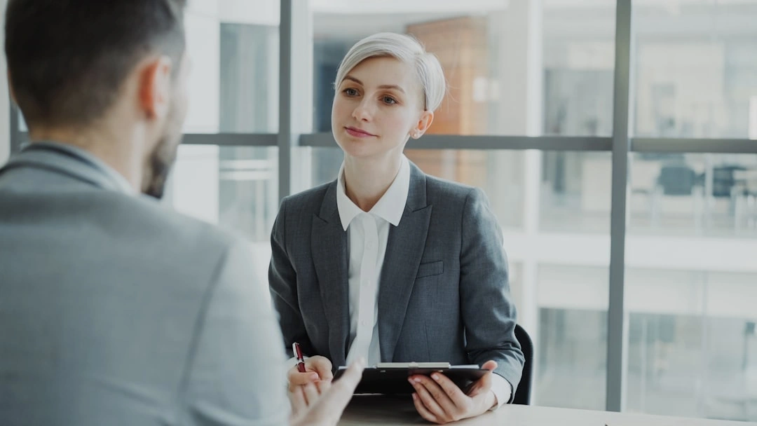 HR manager explaining benefits