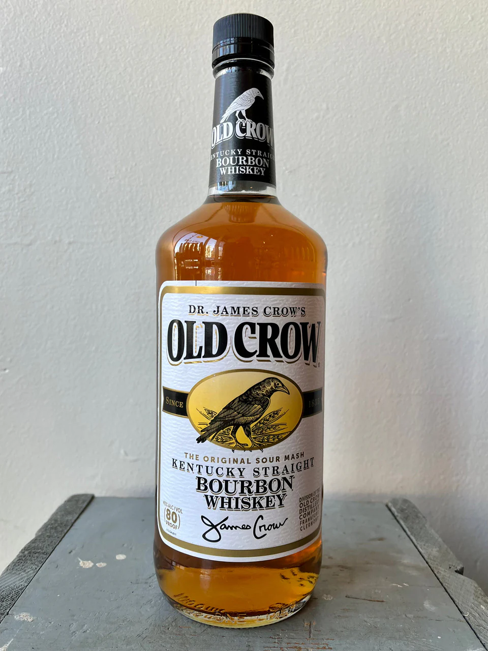 Bourbon’s story isn’t just about famous distillers—it’s about everyday pioneers. In 1818, Catherine Carpenter documented sour mash, using backset to keep whiskey stable and flavorful. Dr. James Crow later refined it, and Old Crow Bourbon became a 19th-century icon. Carpenter may not have had a brand, but her note changed the trajectory of American whiskey.