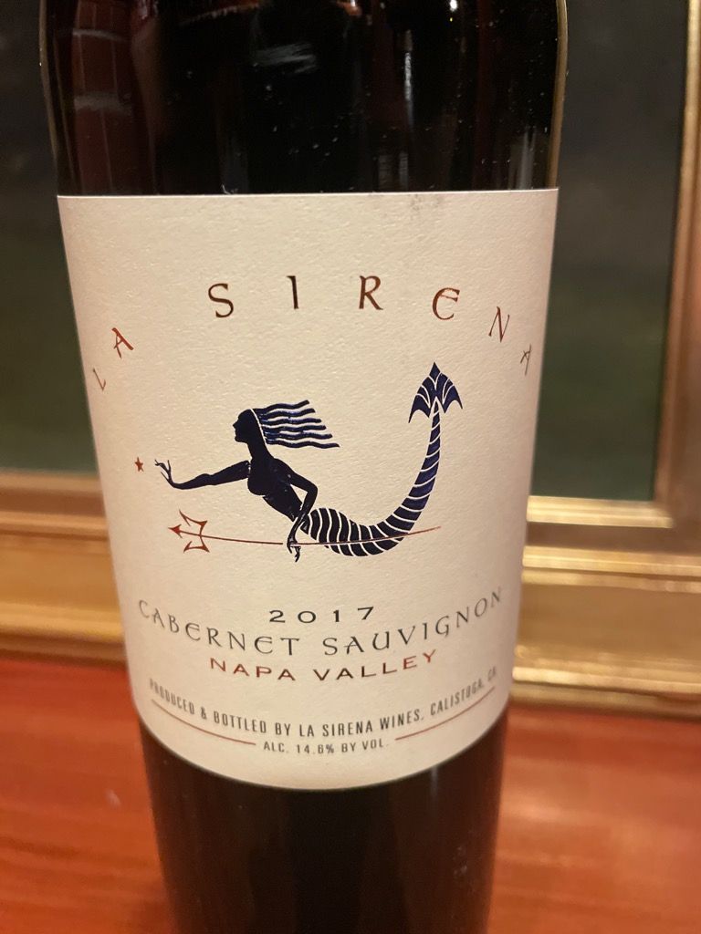 The average U.S. DTC wine price has climbed to $52.68 per bottle, driven largely by Napa Valley’s $108 bottles. Oregon stands alone in cutting prices, while nationwide shipment volume dropped 12%. Consumers are buying fewer times but loading up with bigger baskets, pushing average orders to nearly 10 bottles. Cabernet Sauvignon dominates in both volume and price, while Chardonnay shows decline. The industry now faces a crucial balancing act: premium growth versus accessibility.