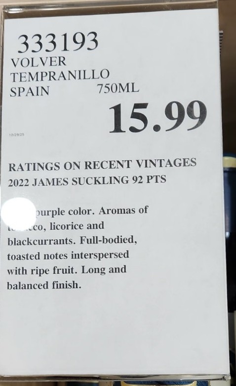 Volver Tempranillo 2022 is a single-vineyard Spanish red that overdelivers — bold black fruit, mocha spice, and a long, balanced finish for under sixteen bucks. I’d call this one a perfect midweek upgrade or dinner party showpiece. If you see that blue brushstroke label, grab it before it disappears.
