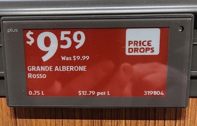 Grande Alberone Rosso is the kind of ALDI bottle that punches above its price—$9.59 for a smooth, dark-fruited, vanilla-spiced red that works brilliantly with Italian food. The “95 points” hang-tag is worth treating as a clue, not gospel, since online references vary by bottling and source. What matters most is simple: it’s easy to like, easy to pair, and easy to justify buying again.