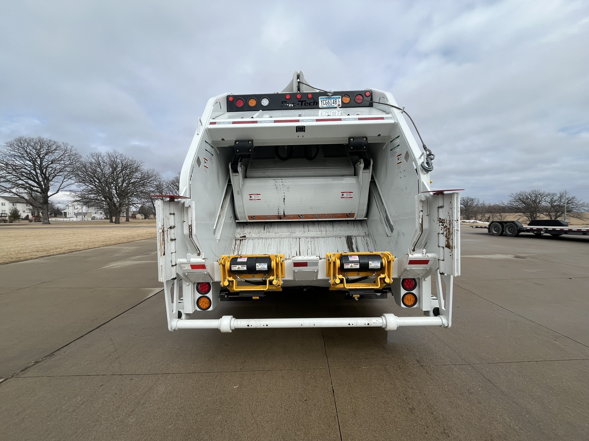 2024 Freightliner M2 Pac-Tech rear loading mechanism detail#1.3
