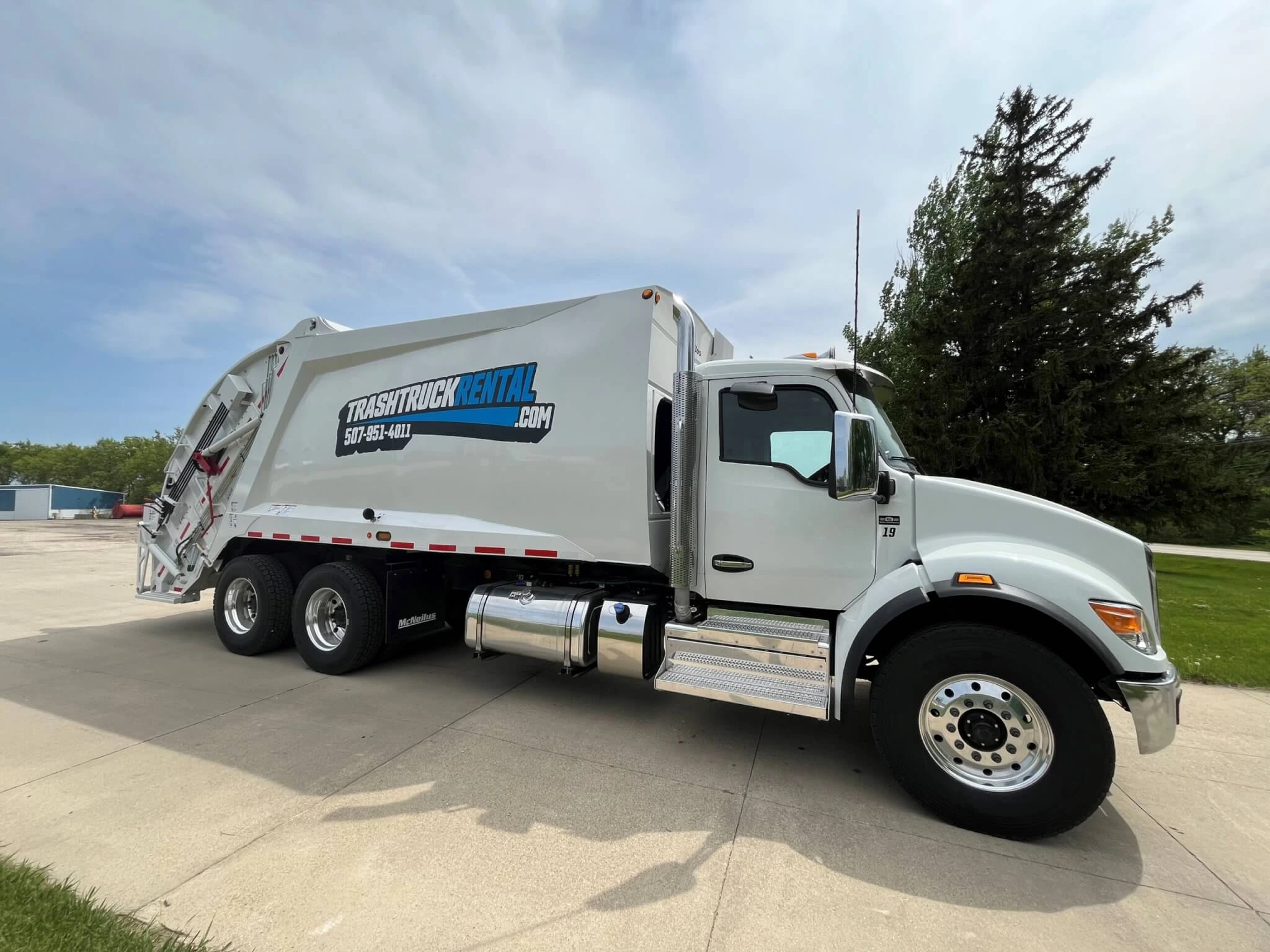 25YD McNeilus Rear Load Kenworth T480 Unit 19#1.2