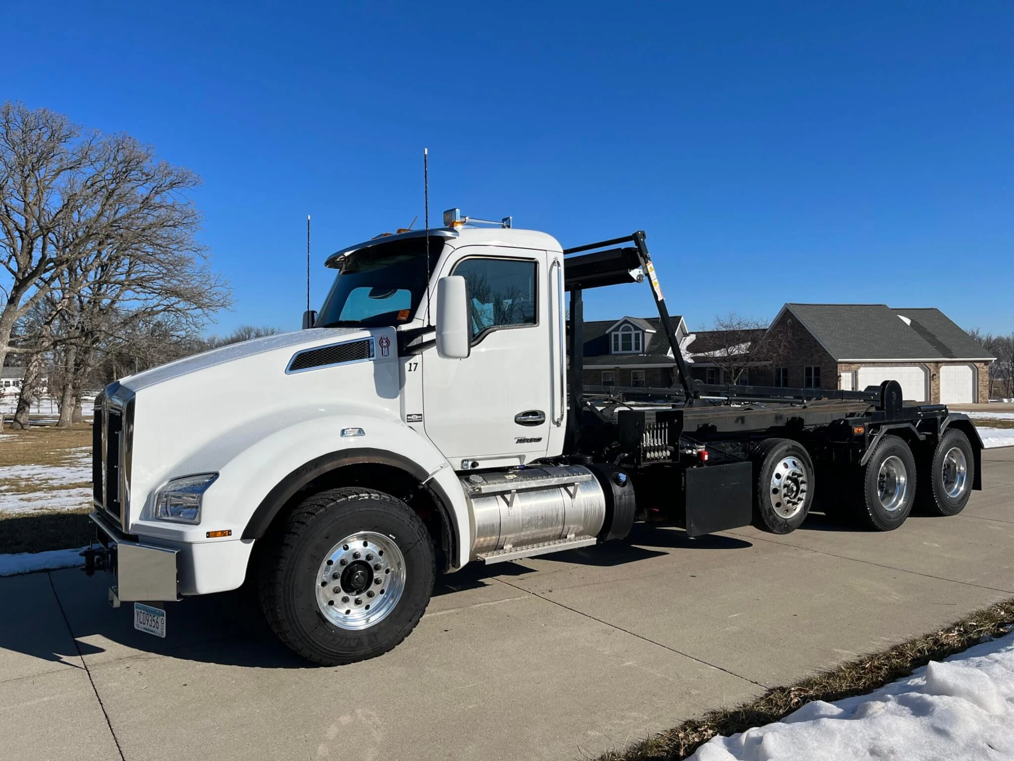 2025 Kenworth T880 Roll-Off Unit 21#1.2