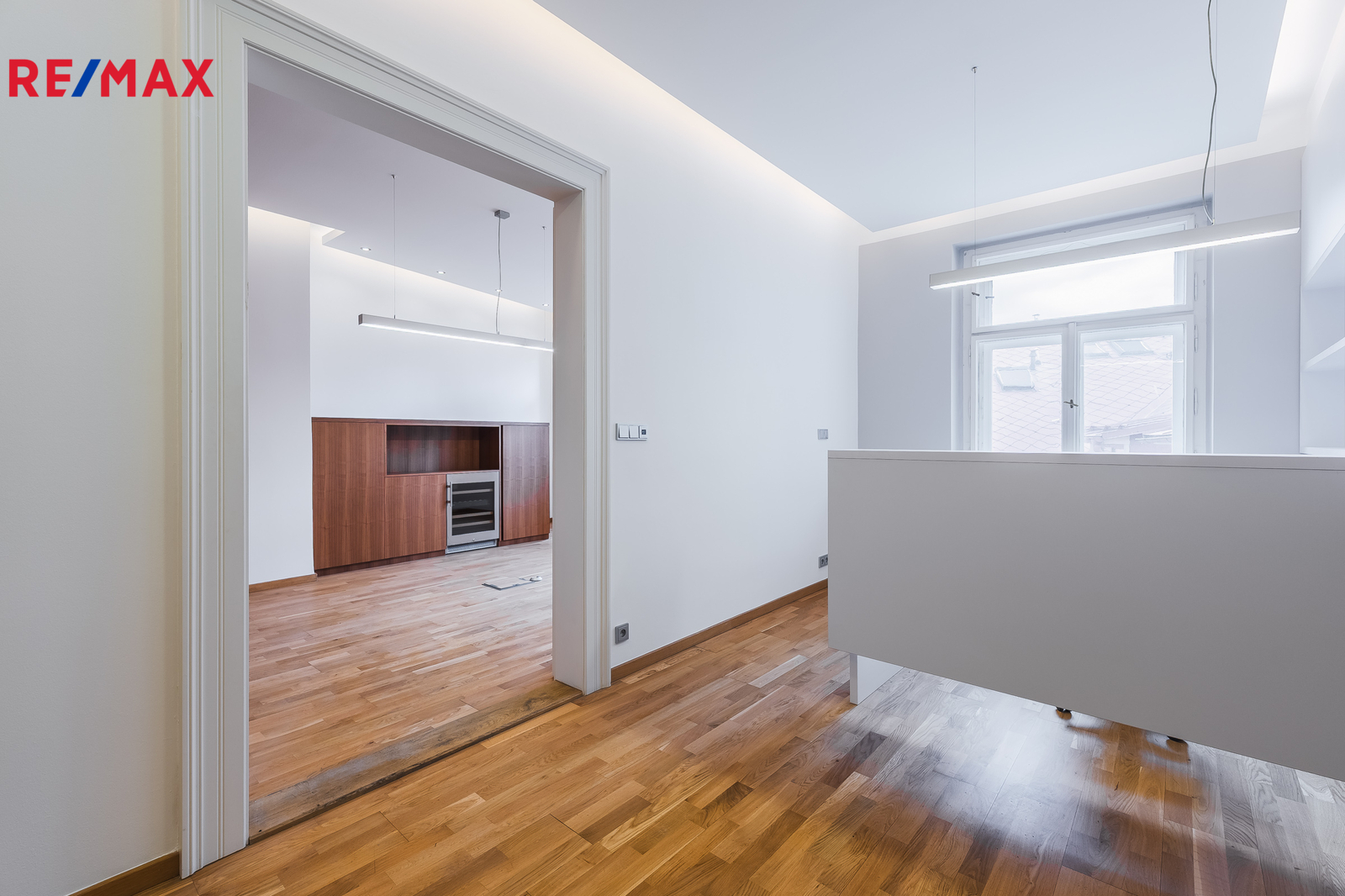 Pronájem prostoru kanceláří, 195 m2, Praha