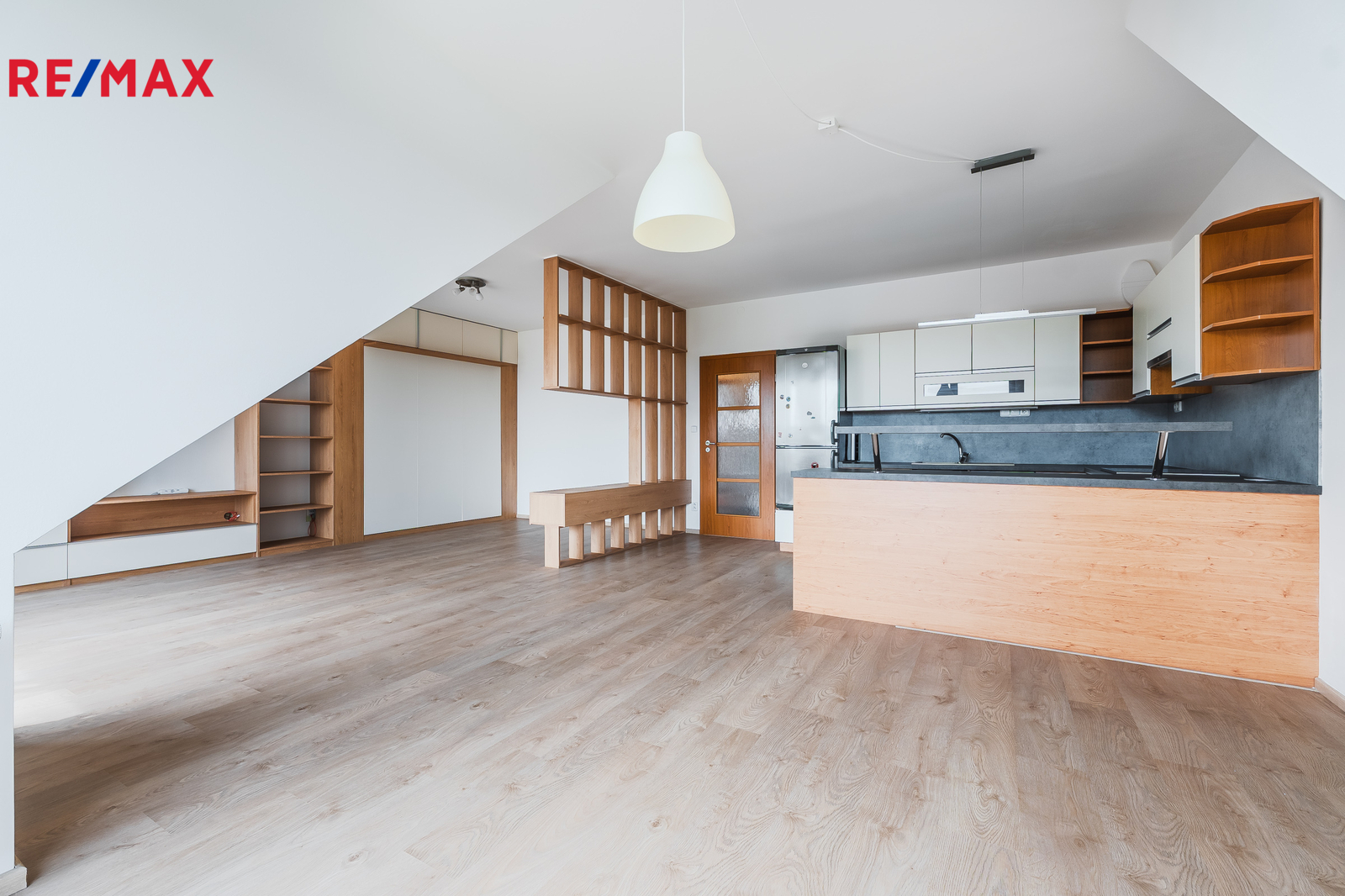 Pronájem bytu 2+kk, 82,5 m2, Praha