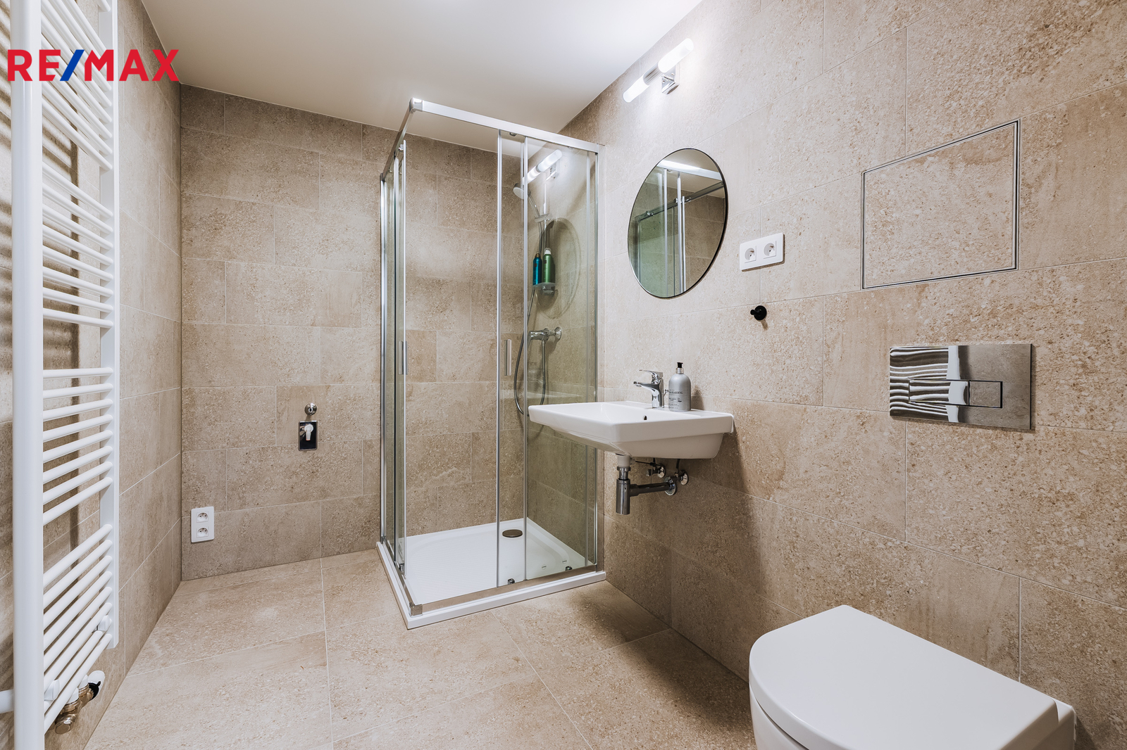 Pronájem bytu 1+kk, 38 m2, Praha