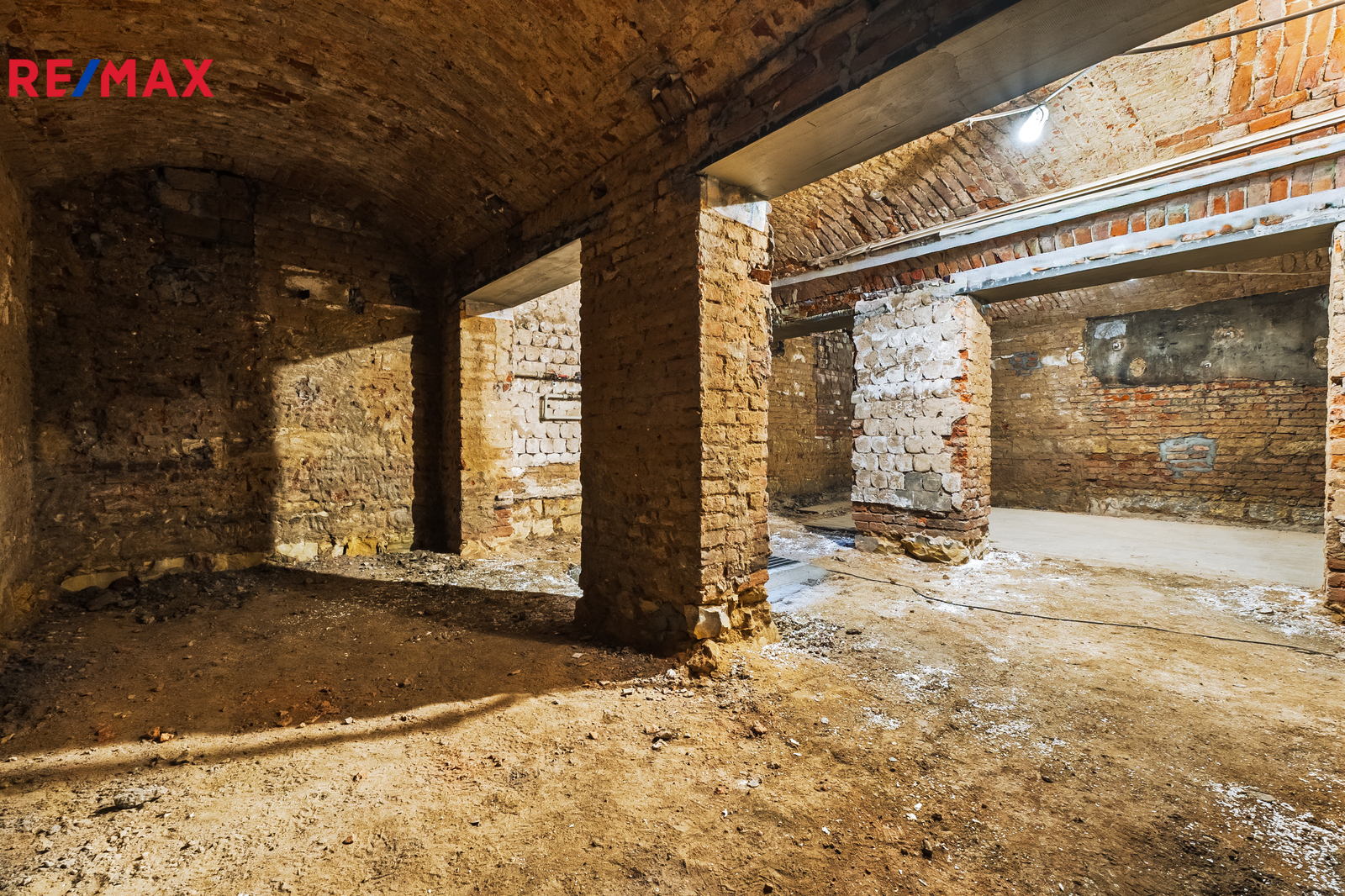 NEBYTOVÝ PROSTOR SEIFERTOVA