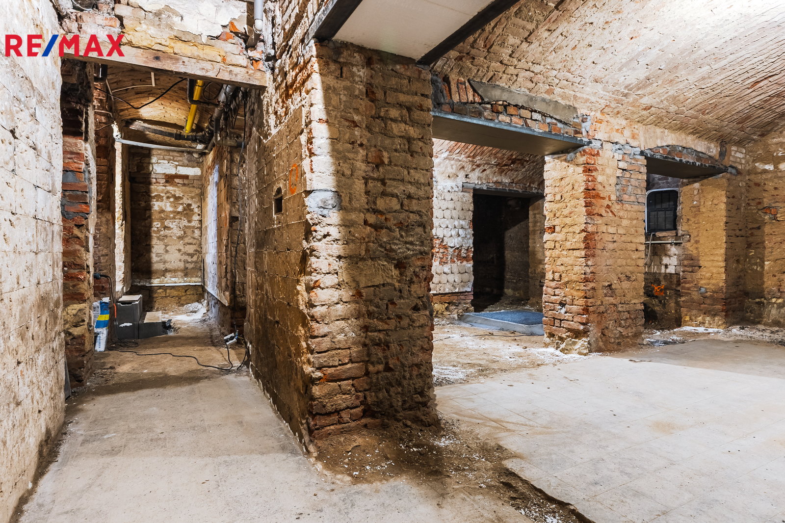 NEBYTOVÝ PROSTOR SEIFERTOVA