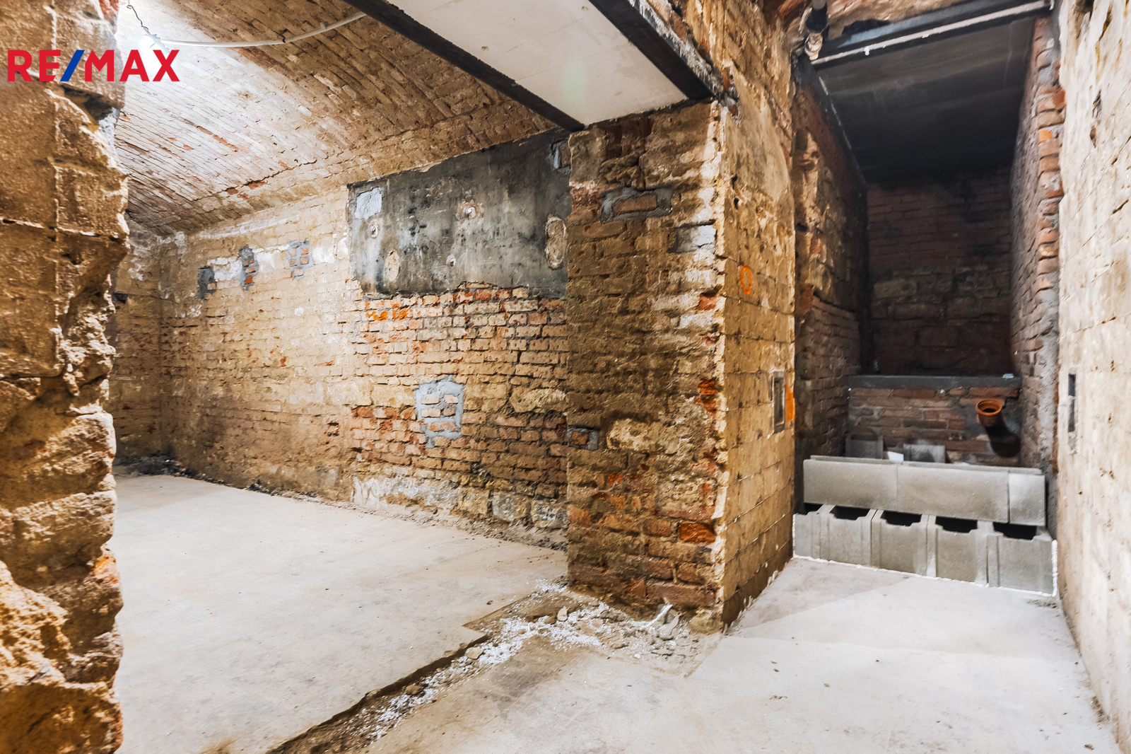 NEBYTOVÝ PROSTOR SEIFERTOVA