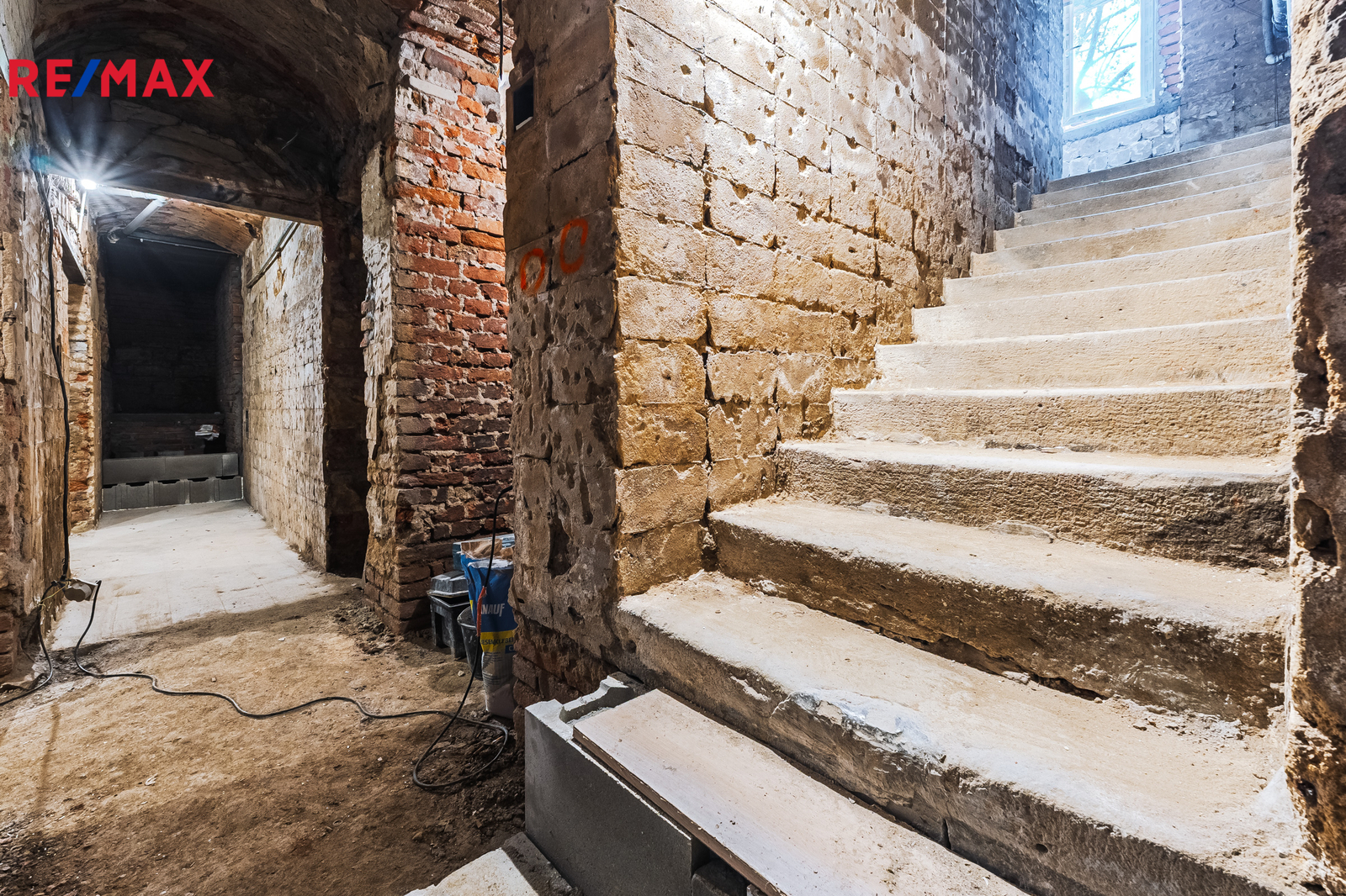 NEBYTOVÝ PROSTOR SEIFERTOVA