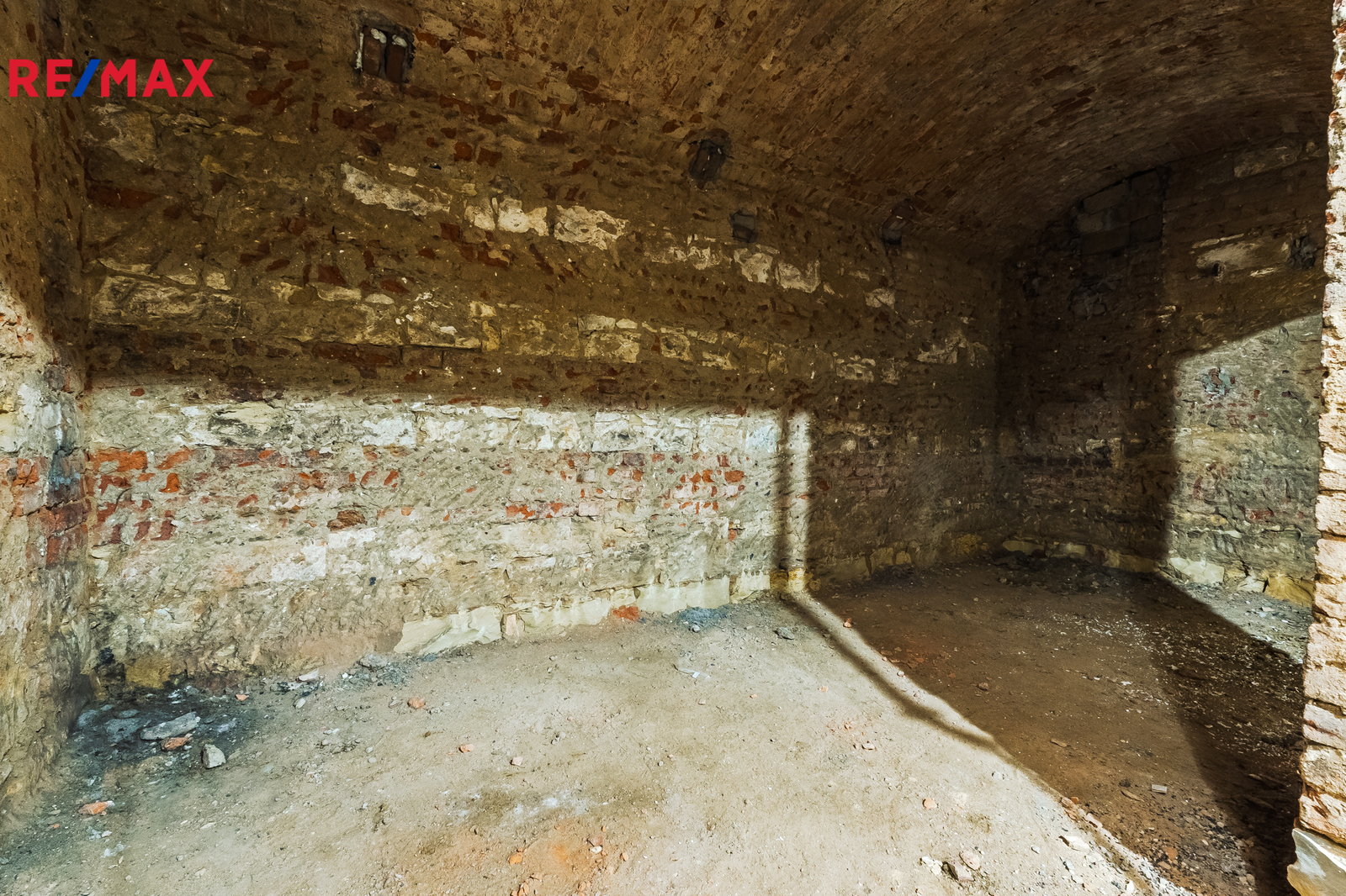 NEBYTOVÝ PROSTOR SEIFERTOVA